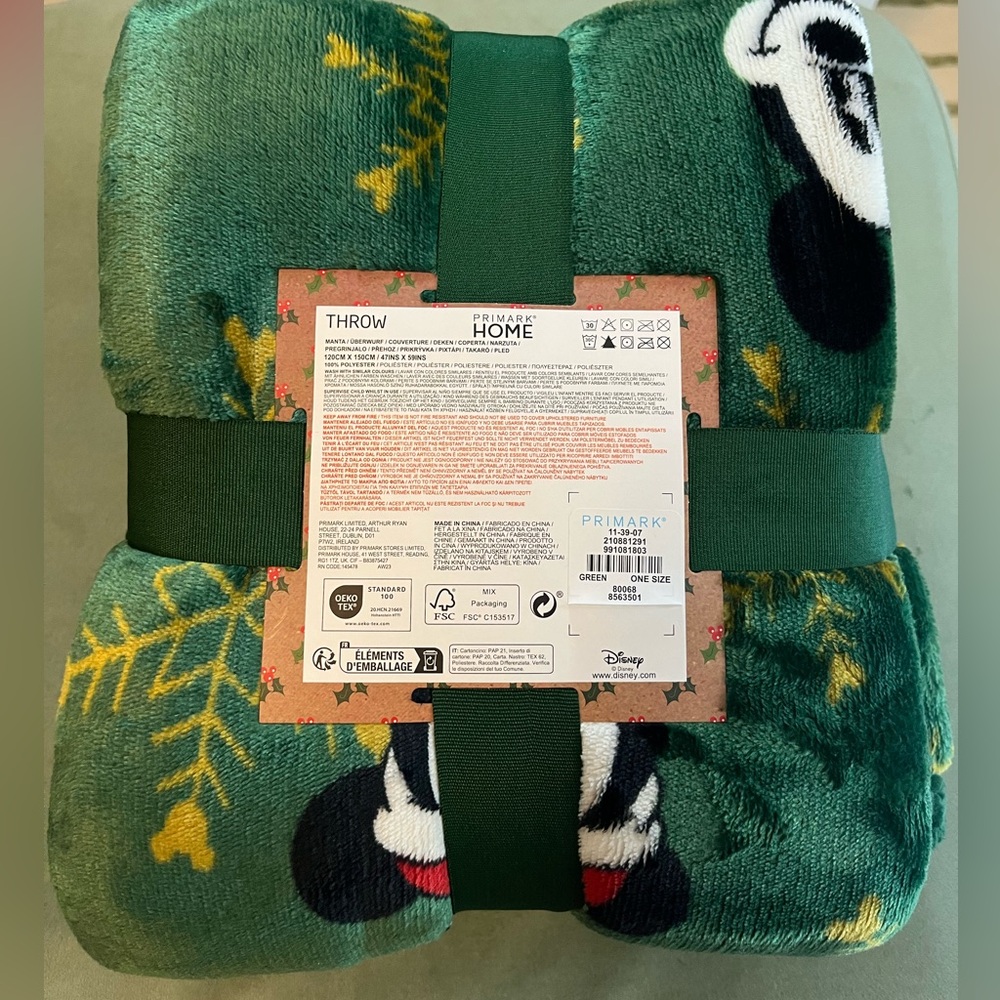 NWT | Disney Christmas Mickey Throw Blanket - Picture 4 of 4